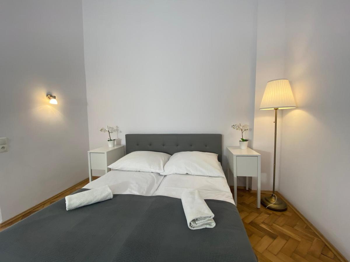 P&j Sw. Krzyza * Krakau